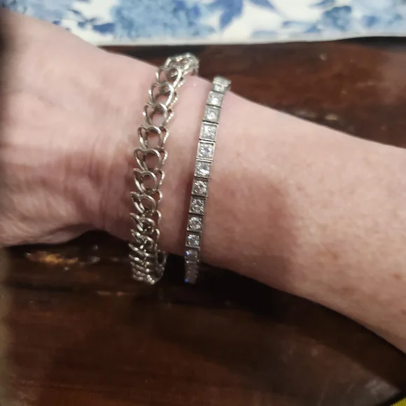 Tiffany & Co. Silver Double Hearts Braclet, 7.5 Inches Long